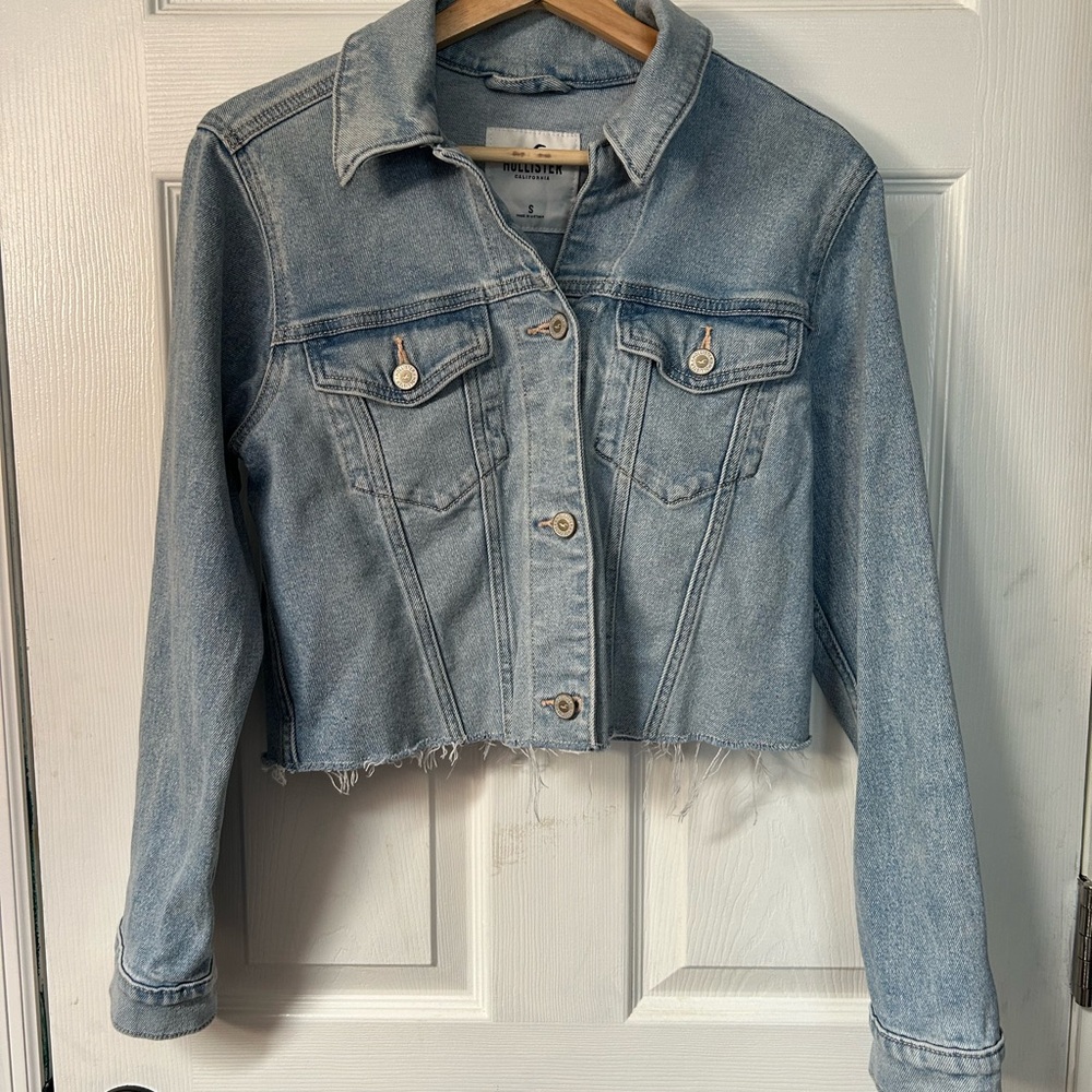 Light Blue Cropped Denim Jacket